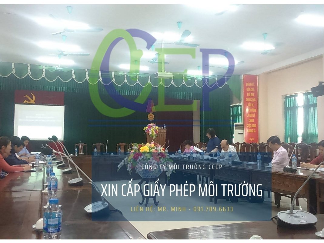 Một cuộc họp hồi đồng thẩm định xin cấp giấy phép môi trường